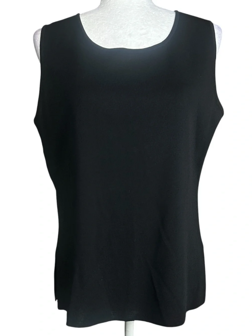 Misook Knit Double Scoop Neck Sleeveless Tank Med Elevated Basic Quiet Luxury - Picture 5 of 7
